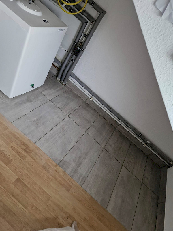 fliesen-und-holzboden